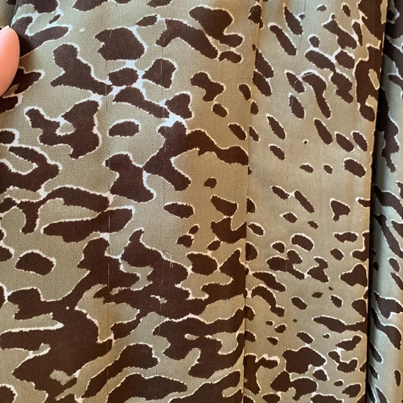 Walter Baker Animal Print sleeveless blouse Large olive green - Picture 10 of 12